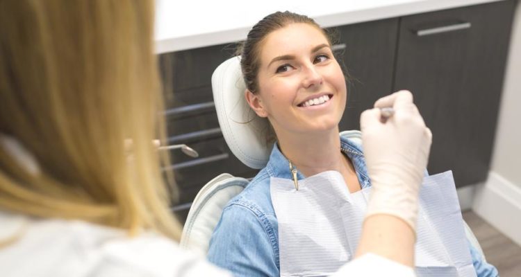 Le docteur Compagnone est un dentiste spécialisé dans la pose de vos prothèses dentaires sur implants